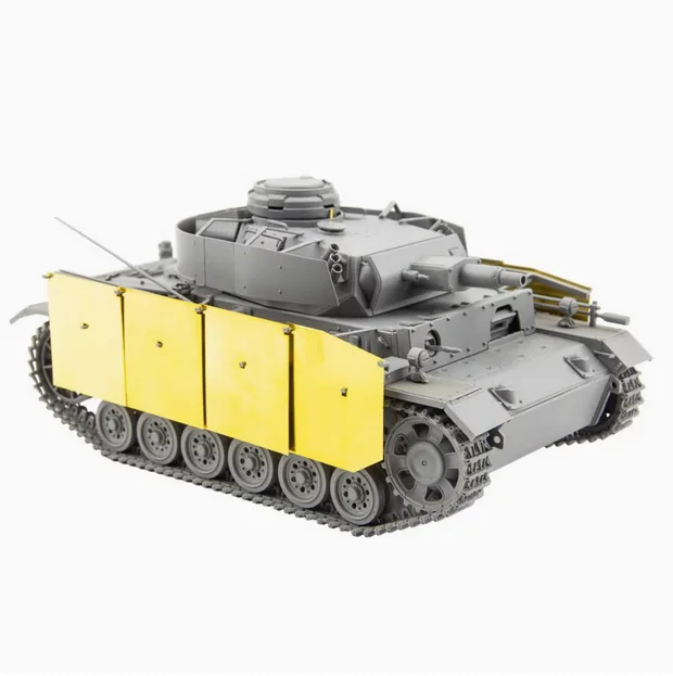 

Pz.Kpfw.III Ausf.N mit Schürzen Assembly plastics model kit Takom 8005 1/35