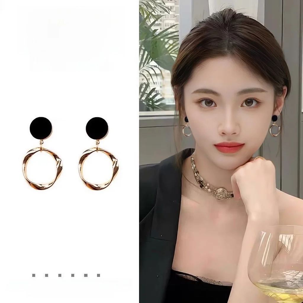 geometric-women's-earrings-elegant-goddess-style-fashionable-simple-studs-high-end-sensation-luxury-ear-jewelry