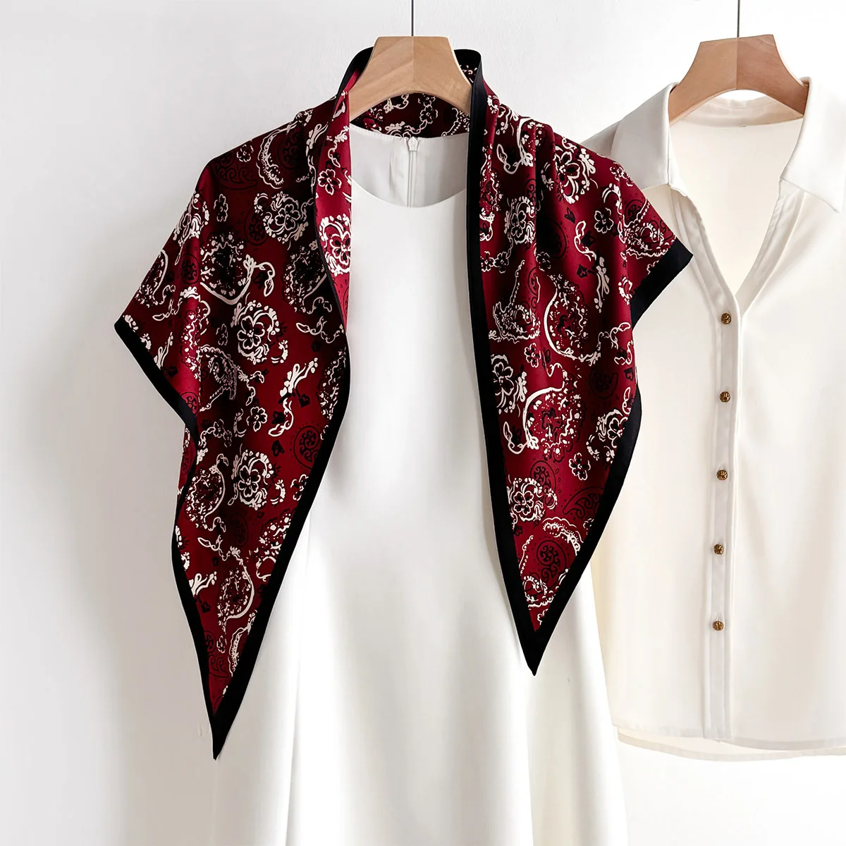 New Twill Shawl Triangle Scarf for Women Paisley Neckerchief Female New Headband Hair Bands Print Foulard Hijab Wraps Bandana