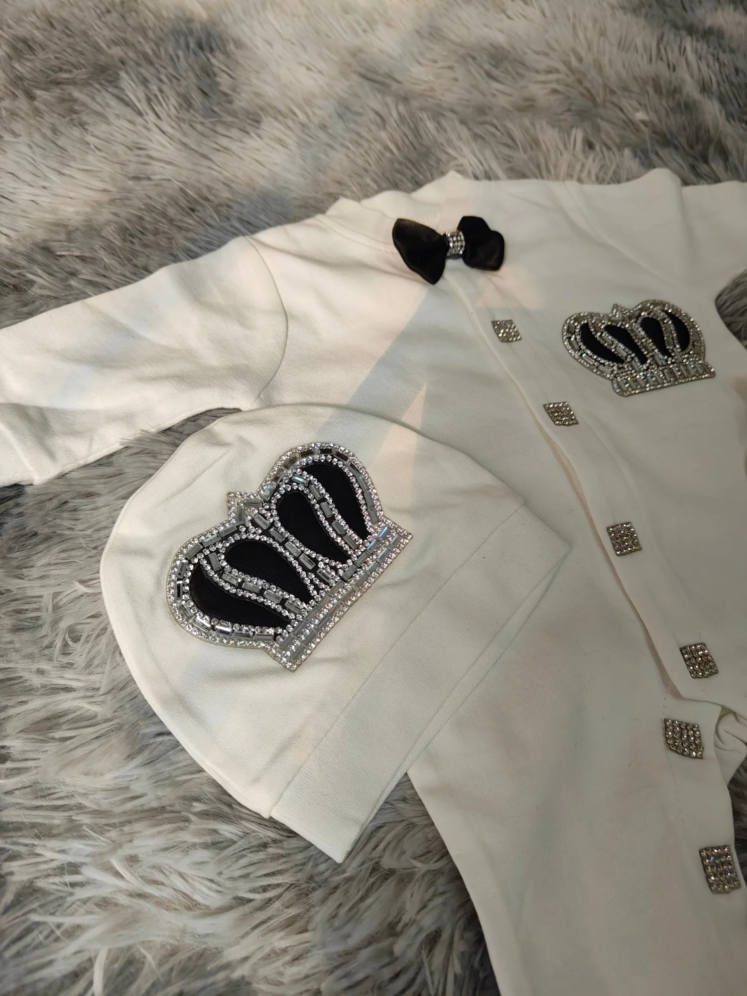 

Infant White Black Crown Embroidered 3PCS Footed Jumpsuit Set Newborn Baptism Outfit with Hat and Socks Gentleman Style