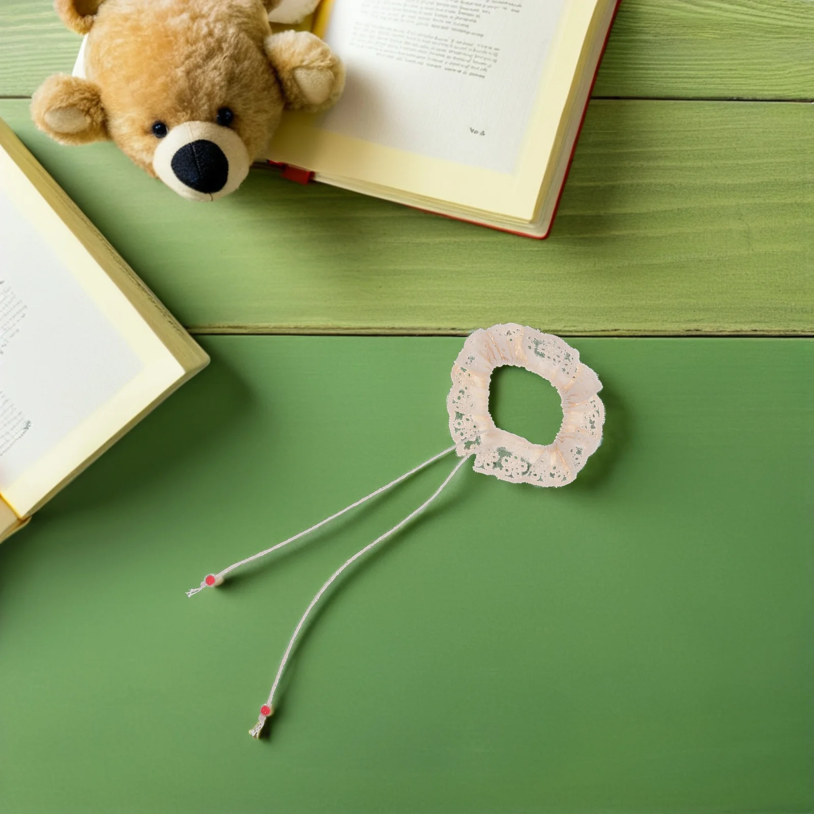 

4Pcs Vintage Lace Fake Collars Soft Miniature Lace Floral Ruffled Collars for Dress Up Photography Party Decorations