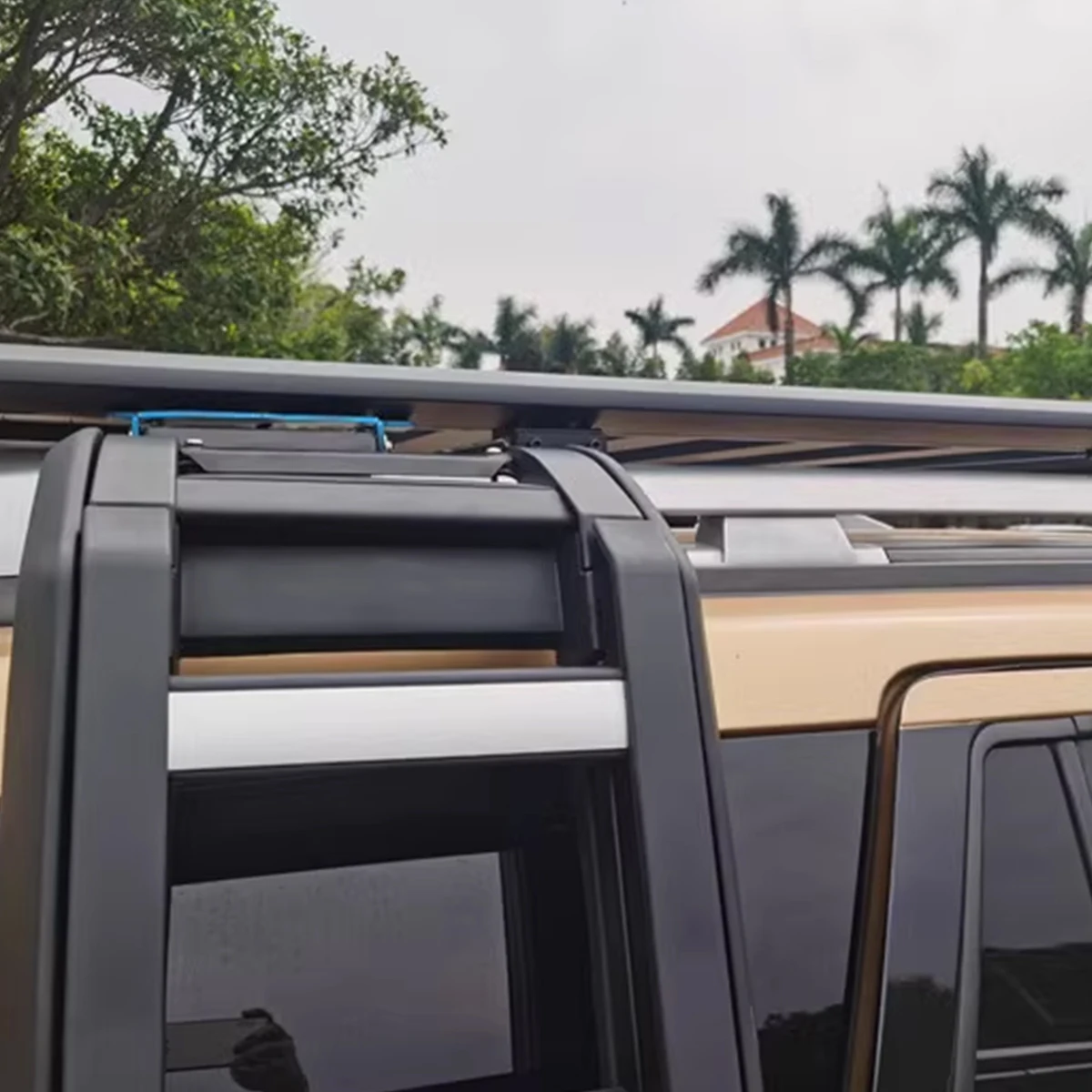 

Factory Hot Selling Nissan Tuda Defender Luggage Rack Car Roof Platform Ladder Modification