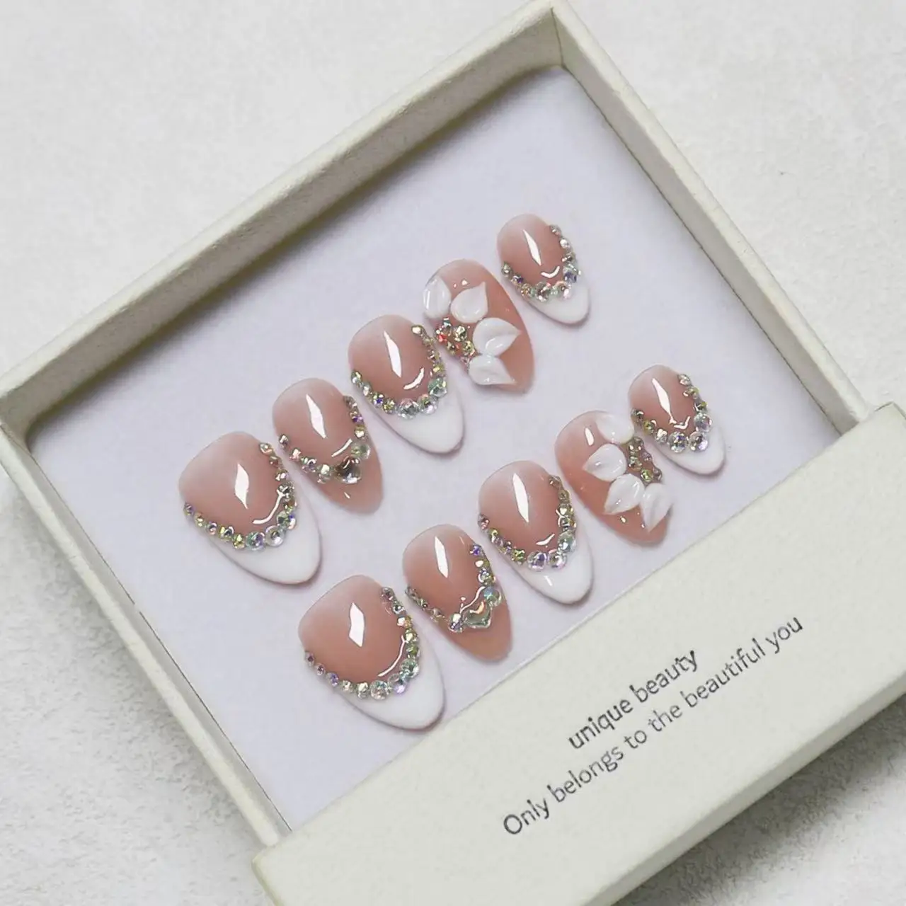 10pcs High-end Lightly luxurious and minimalist style, hand-painted decorative patterns, dazzling stacked diamonds handmade fake