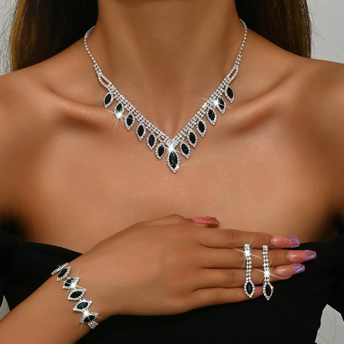 2025 Bridal Fashionable Design  Wedding Jewelry Set Necklace Earrings Bracelet  Three-Piece Sets Suitable For Wedding Party Gift