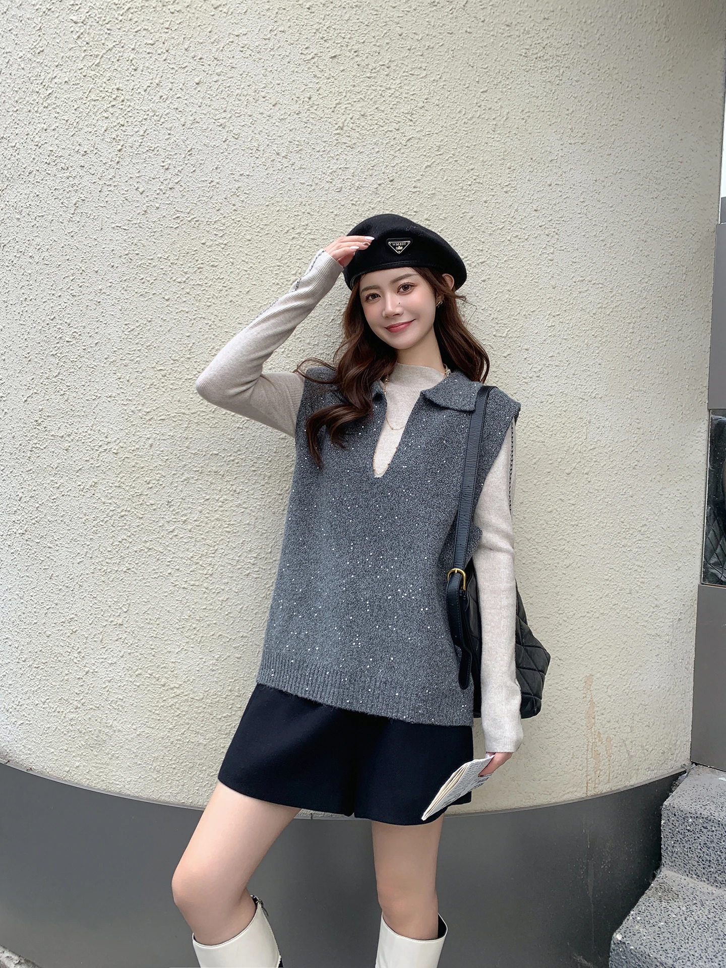 

Вязаный шерстяной жилет для женщин: уютная и прочная верхняя одежда для осени и зимы с высоким показателем теплосбережения