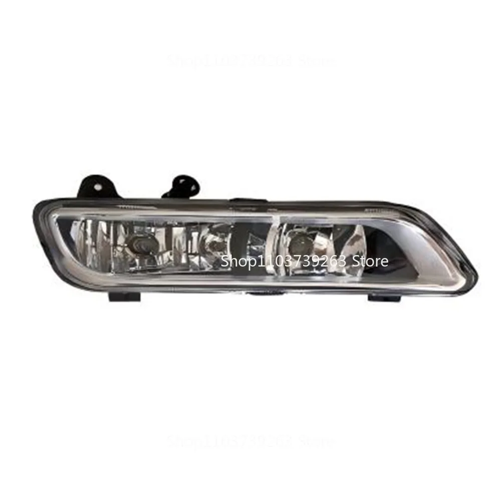 

Suitable for 11-15 Imported Volkswa-gen Magotan Travel Edition R36 B7 Front Fog Lights with Foreign Dual Holes 3AA94166