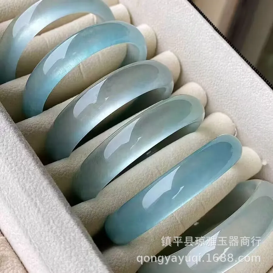 

Источник прямой трансляции: Браслет Sea Blue Treasure Ice Transparent Treasure Blue Женский кварцитовый нефрит Синий круглый брусок Jade