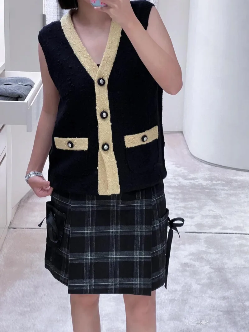 2024 New Fashion Color Blocking V-neck Patchwork Knitted Vest Women's Sweater Single Breasted Sleeveless Pockets Tank Cardigans