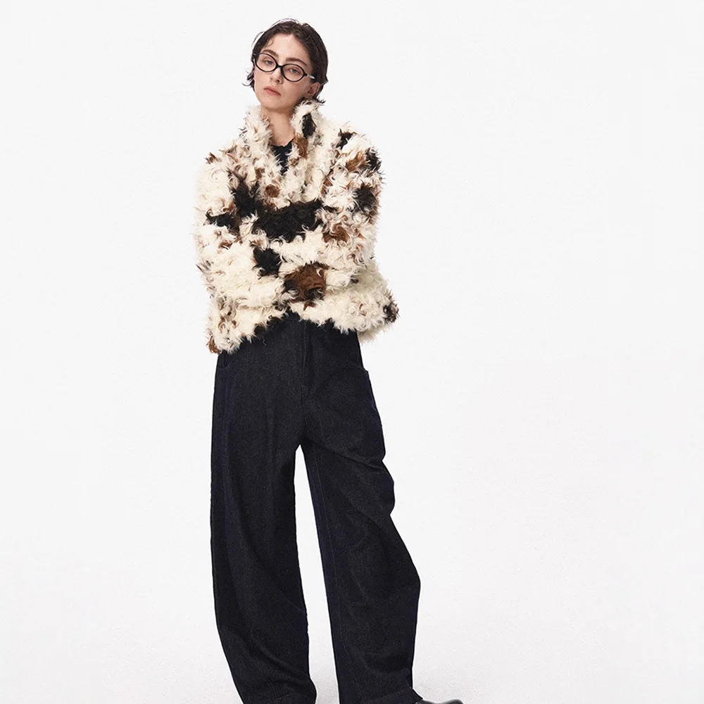 패셔너블한 여성용 숏 퍼 코트 가을 겨울 신상품 밀색 양털 모조 플러시 재킷 우아한 스타일