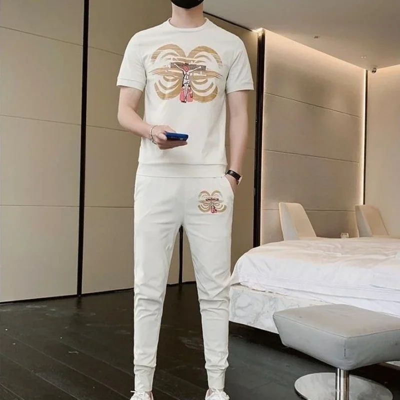 สีเทา-สีเขียวกางเกงชายชุดกราฟิกพิมพ์ความงามเสื้อผ้าราคาถูกคุณภาพสูง 2025 Trend Chic Teeเสื้อยืดกางเกงชุดสําหรับชาย