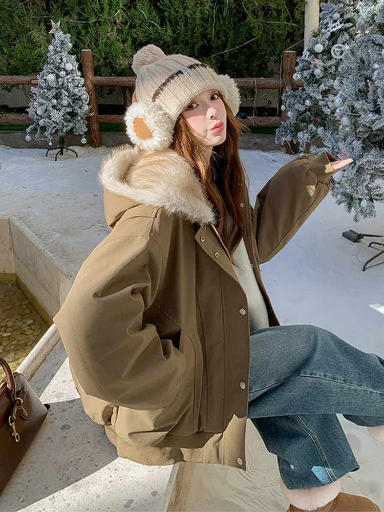 

Утепленная короткая парка женская зимняя 2025: новая модная модель, маленький размер, на молнии, в корейском стиле, с длинными рукавами