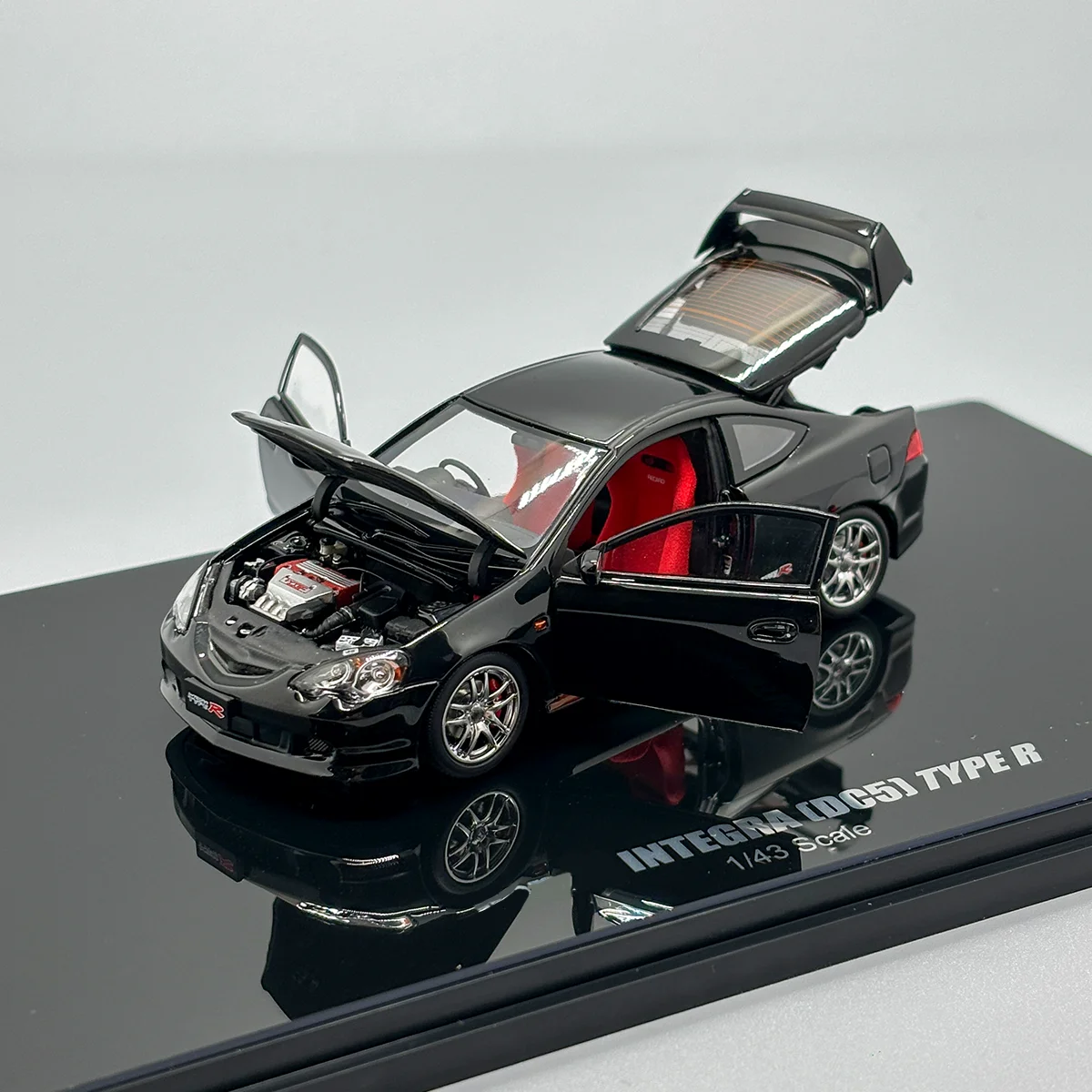 LCD 1:43  INTEGRA DC5 TYPE R diecast model car