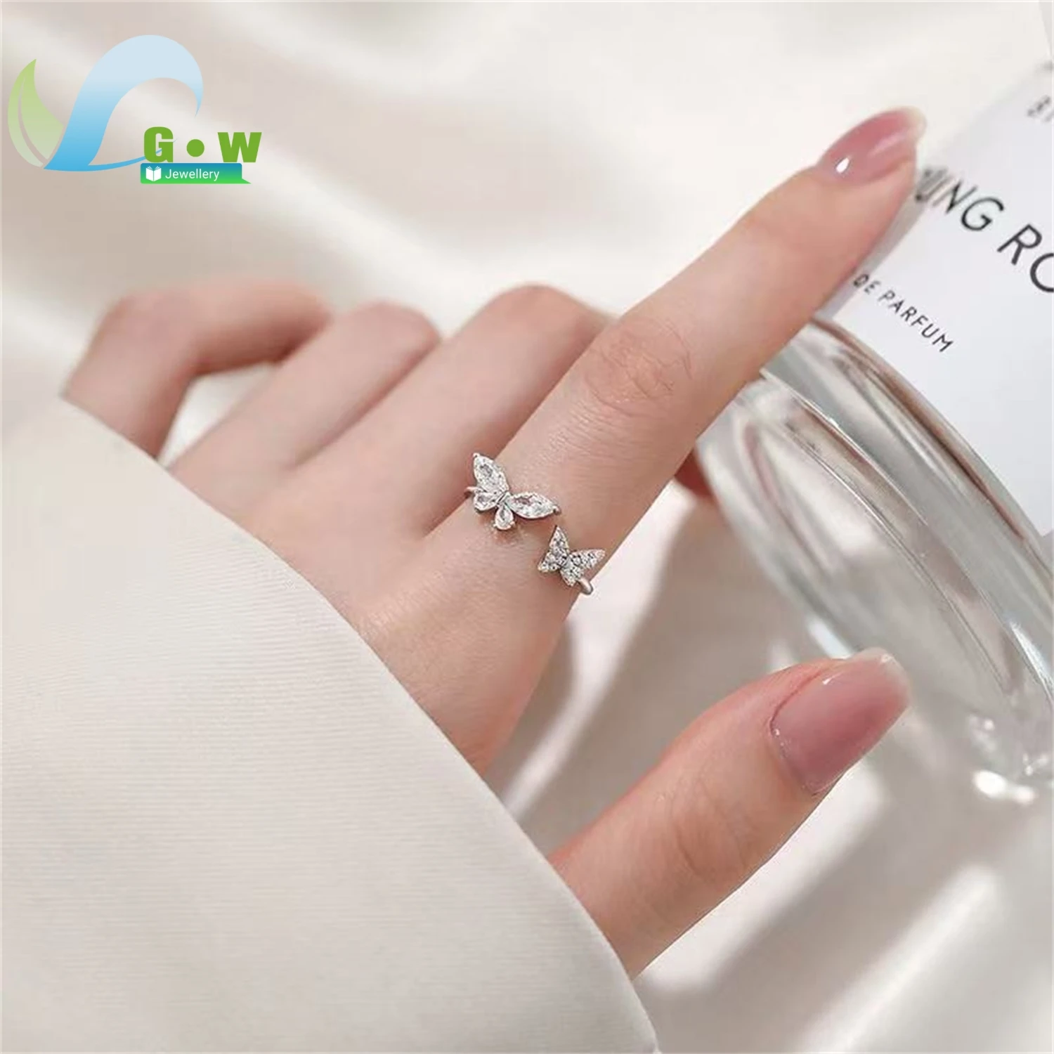 Butterfly Ring Women Unique Design Light Luxury Band Index Finger Jewelry Autumn Winter Fashion Minimalist Charm Gift For Her