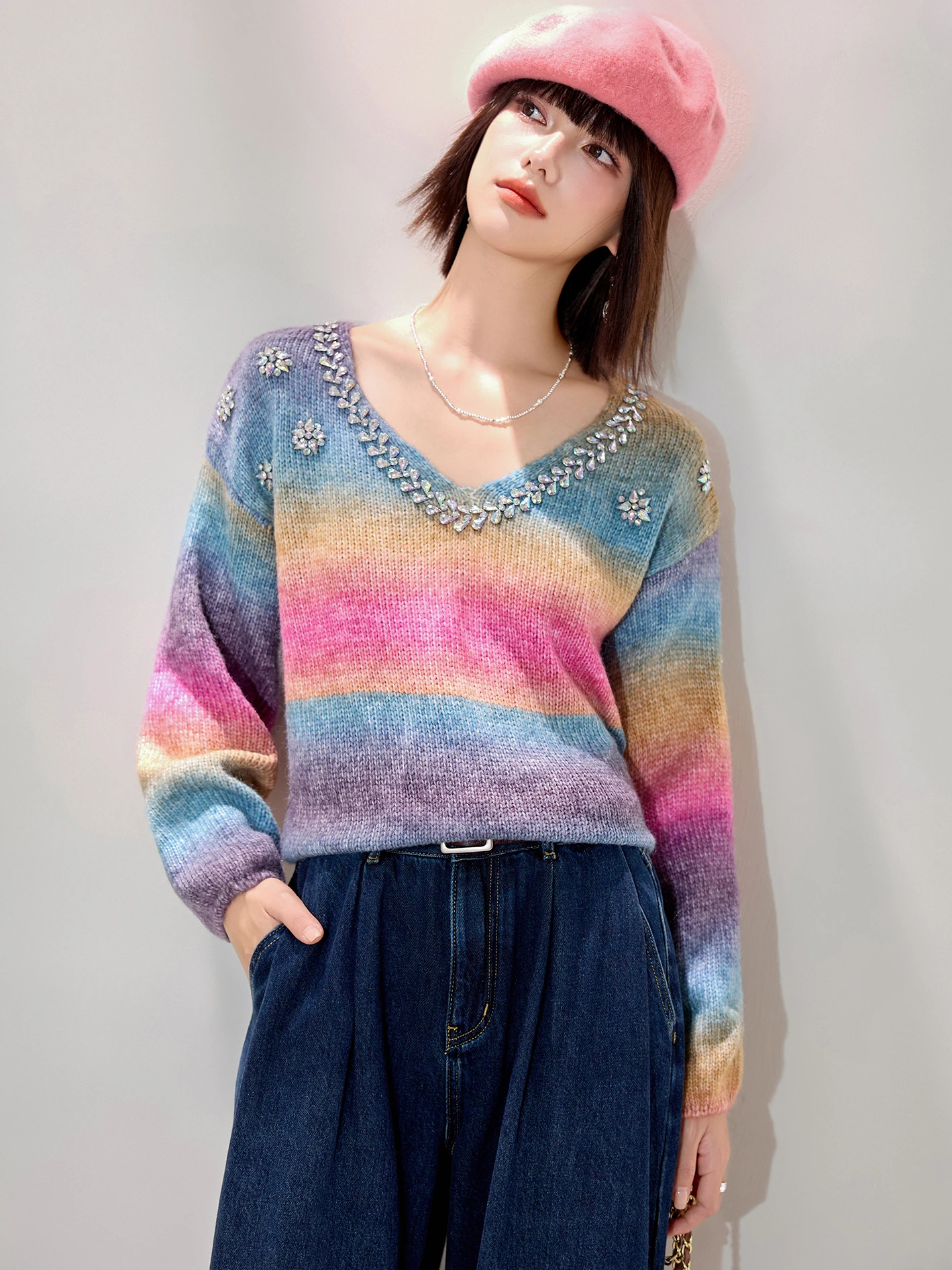 New Arrival Gradient V-Neck Sweater for Women Winter Luxury Rhinestone Loose Relaxed-Style Sweet Knit Pullover Jumper Tops