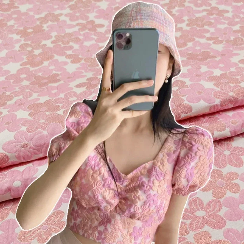ผ้า Jacquard ผ้าภาษาฝรั่งเศสคํา Light Luxury Palace กลิ่นหอมขนาดเล็กลวดโลหะเสื้อผ้ากระโปรงฟองชุดด้านบนผ้าโดยเมตร