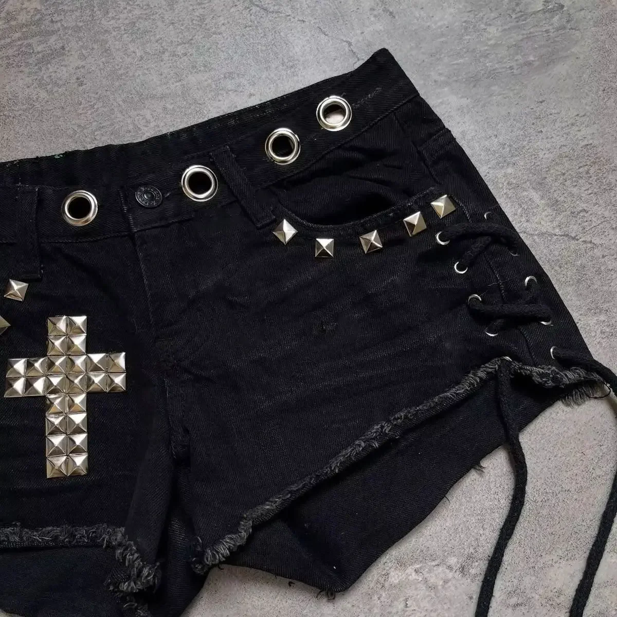 

Women's Punk Studded Shorts - Cross Rivet Detail Lace-Up High Waist Ripped Black Streetwear Summer Hot Pants Y2K EMO