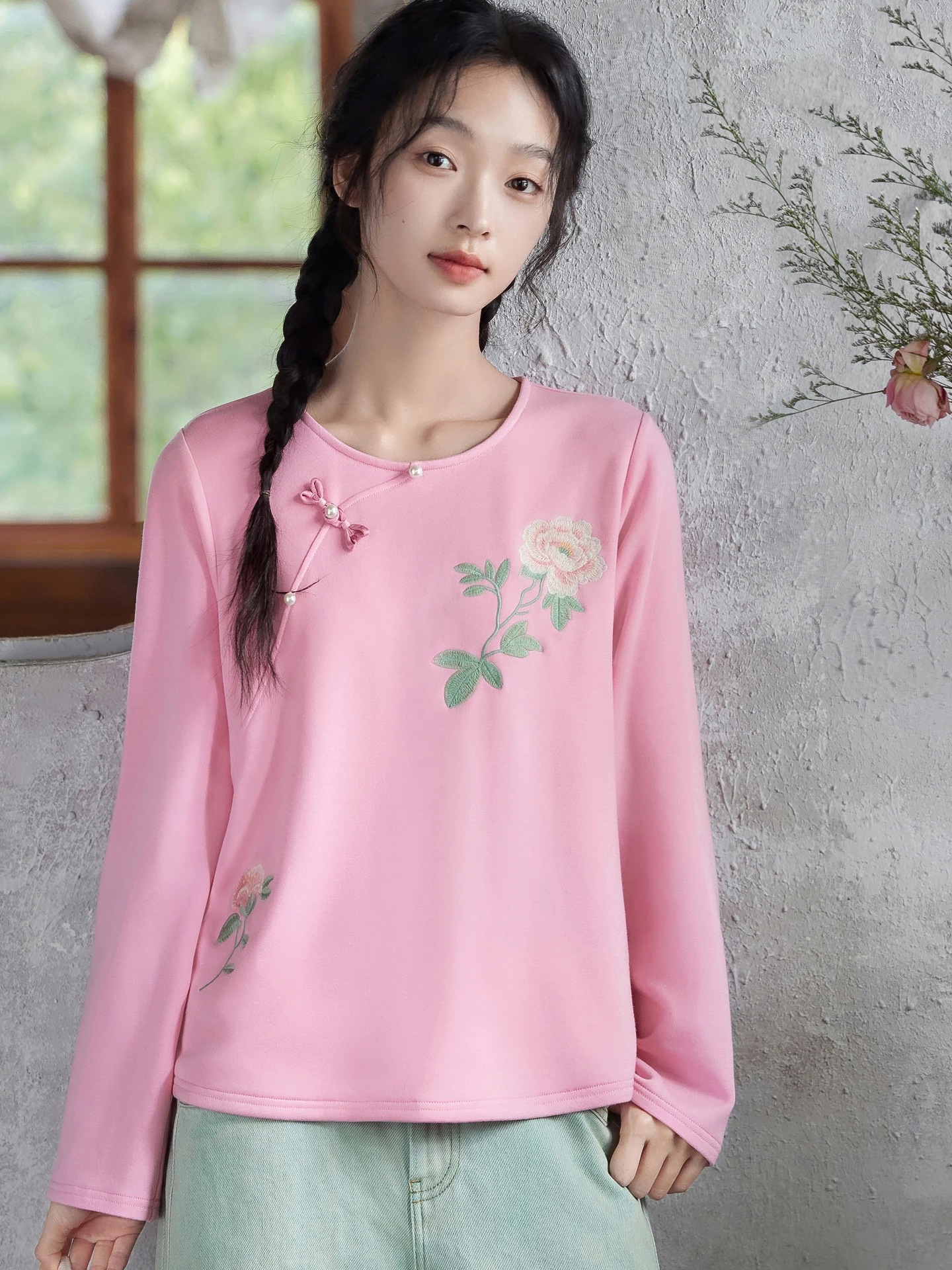 

New Chinese Sle Embroidered Long Sve T-irt Women's Casual Button up Base irt Floral Design Thiened Cotton Blend