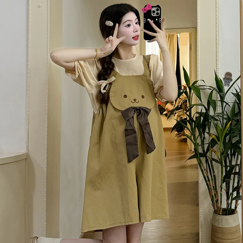 2025 Traje de maternidad de estilo japonés: conjunto de monos bordados de oso lindo para mujeres embarazadas, pantalones cortos sueltos y adelgazantes de verano
