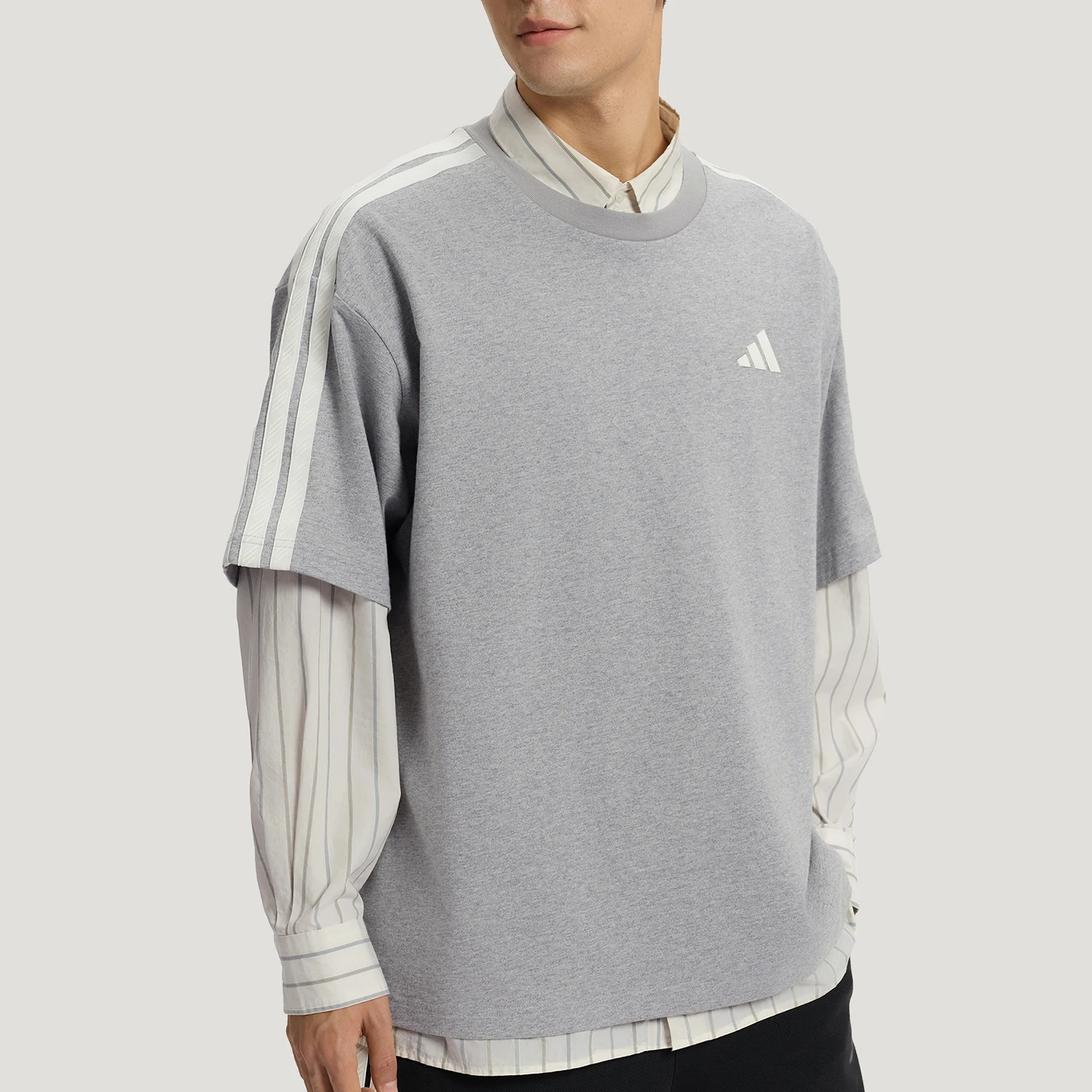 Adidas genuine summer men's skin friendly lightweight and fashionable short sleeved T-shirt KR2555