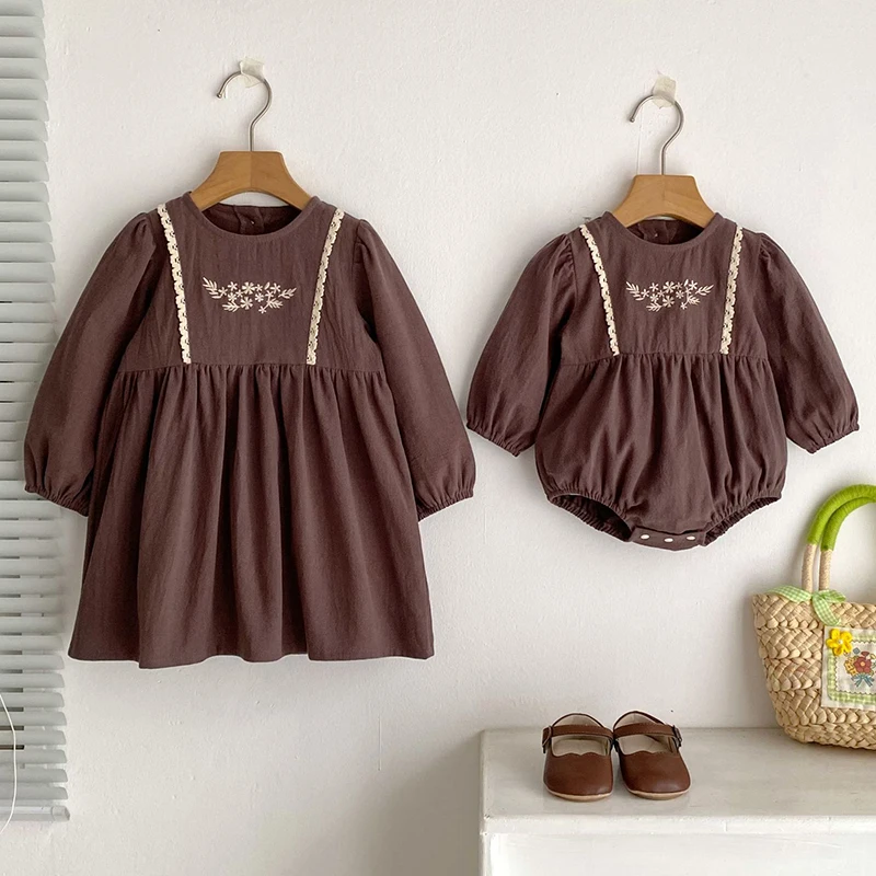 Neue Baby Mädchen Süße Kleid Schwestern Blume Kleid Stickerei Retro Herbst Säuglingsspiel Kinder Baby Mädchen Prinzessin Kleidung Strampler