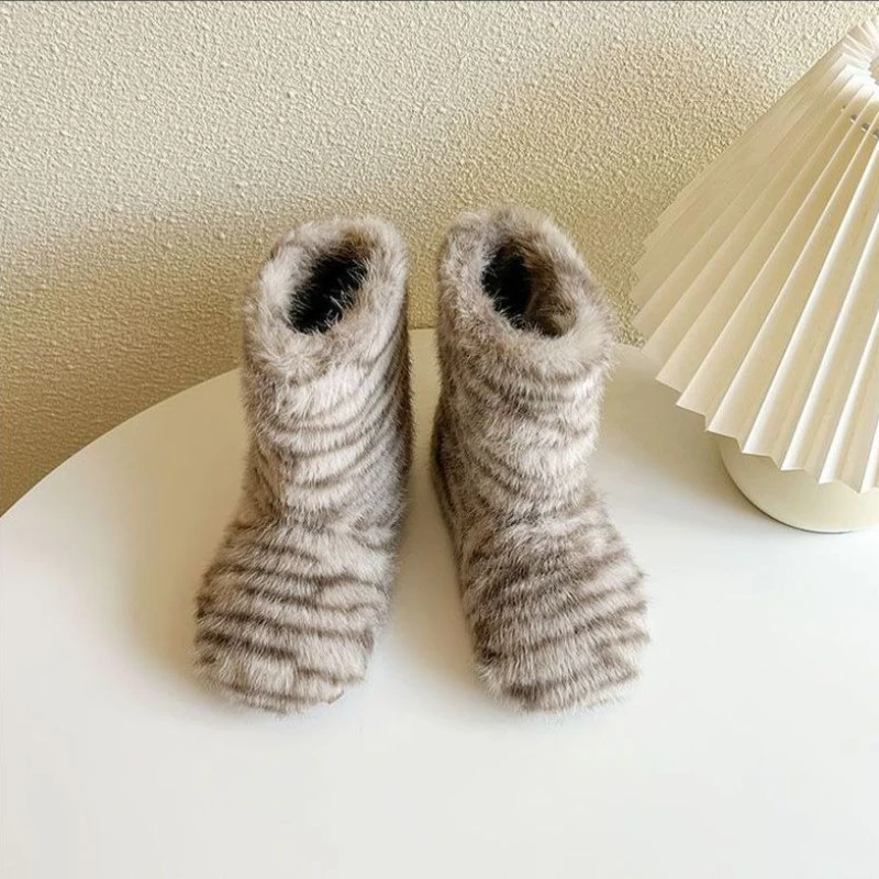 Boakinки 2025 شتاء جديد للأطفال حذاء الثلوج الدافئة المضادة للانزلاق الفتيات حذاء من الجلد الراحة تنوعا الطفل أحذية طويلة Zapatos De Mujer