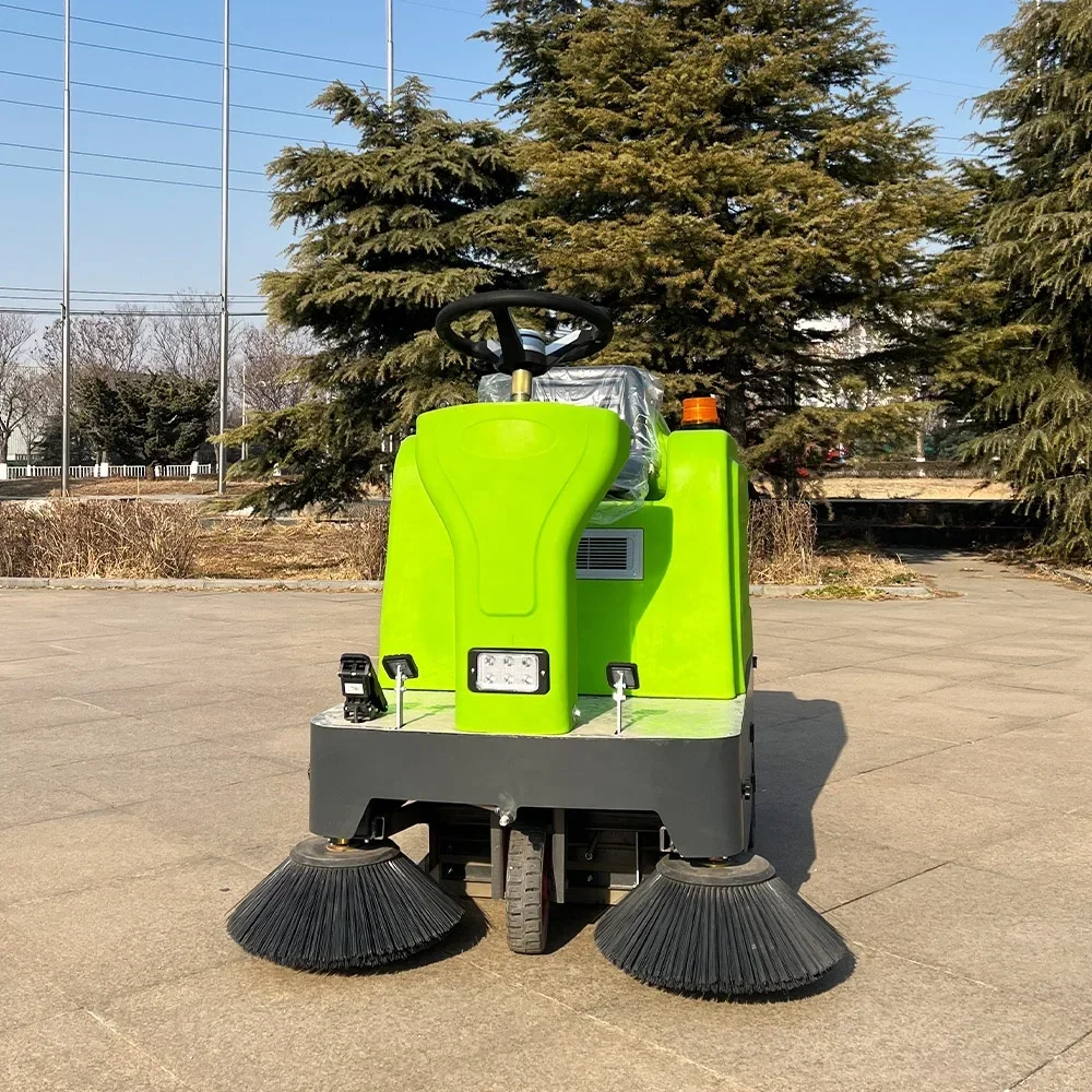 High Quality Industrial Automatic Vacuum Floor Sweeper Machine Ride on Electric Street Floor Sweeper for Sale