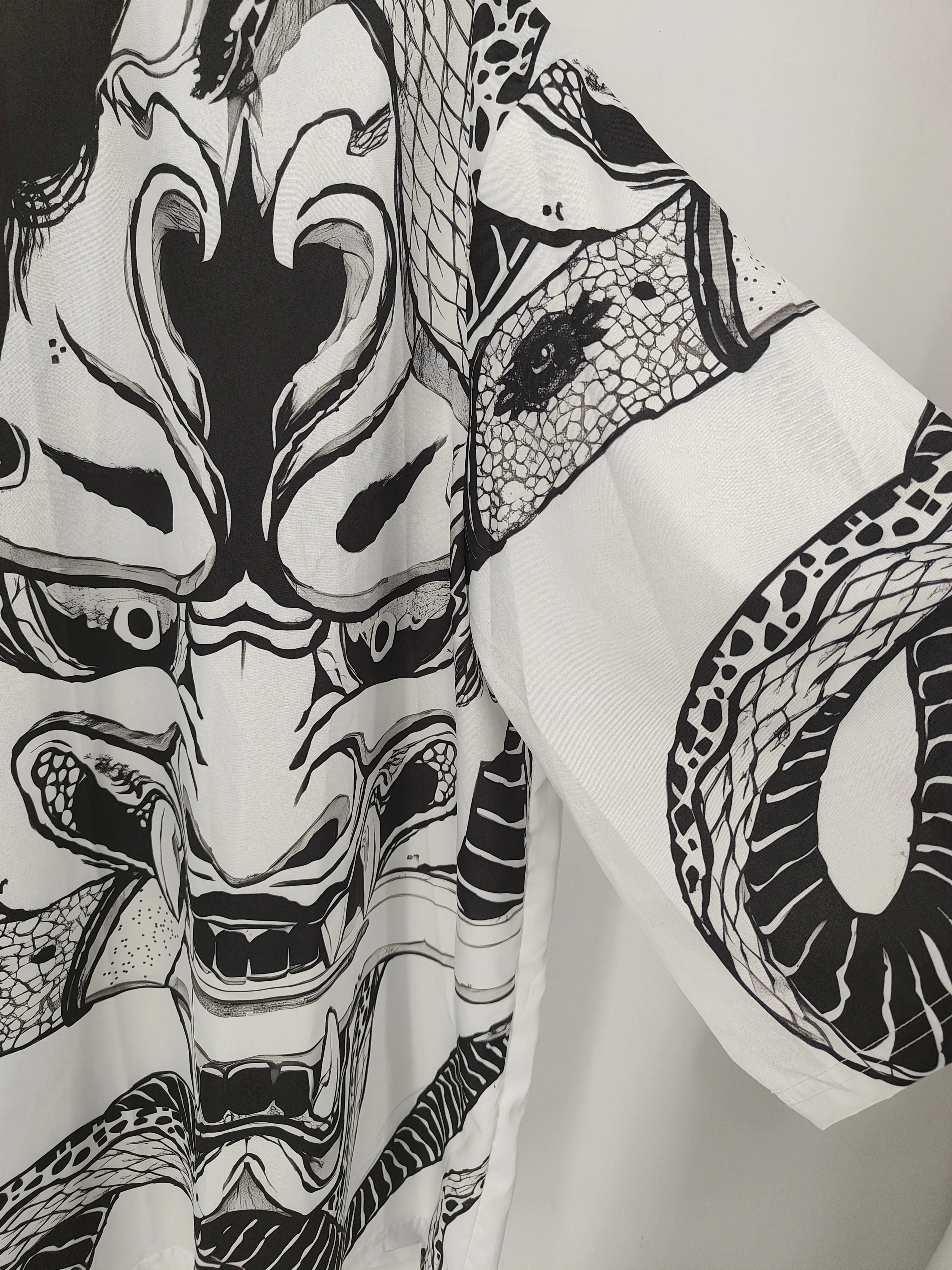 Sommer-Dämonen-Schlangenmuster-Cardigan für Herren, chinesisches Drachenmuster, japanischer Kimono, Übergröße, asiatisches traditionelles Kostüm, Cosplay-Mantel – Detail 8