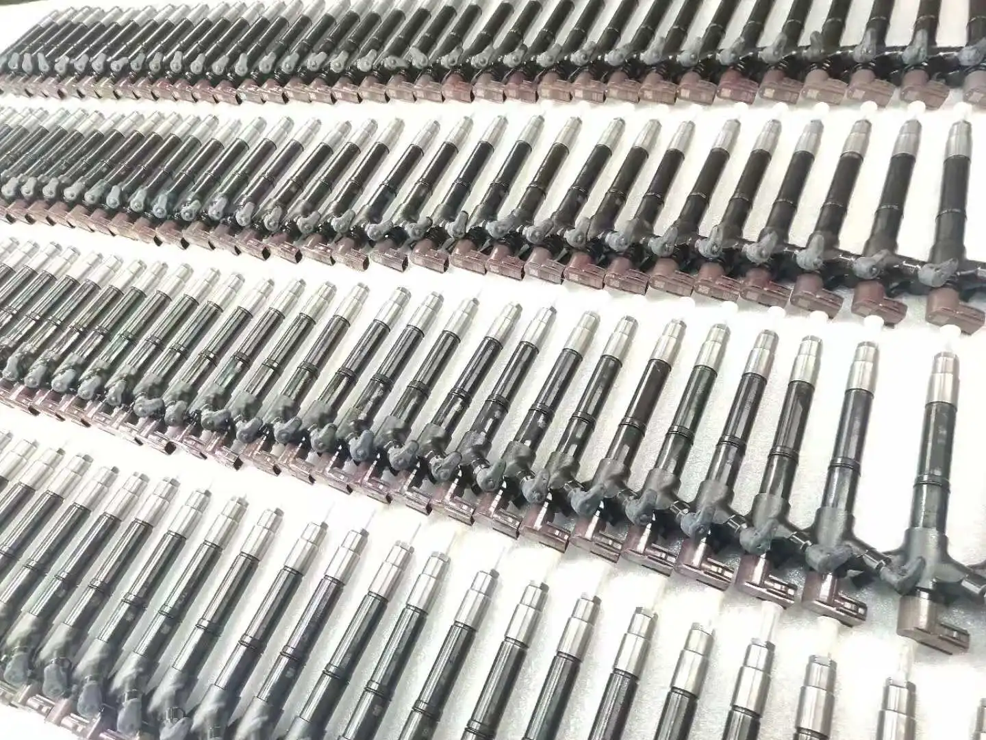 23670-26060 Common Rail Fuel Injector Fuel System Spare Parts Accessory For Industrial Excavator Equipment Servicing