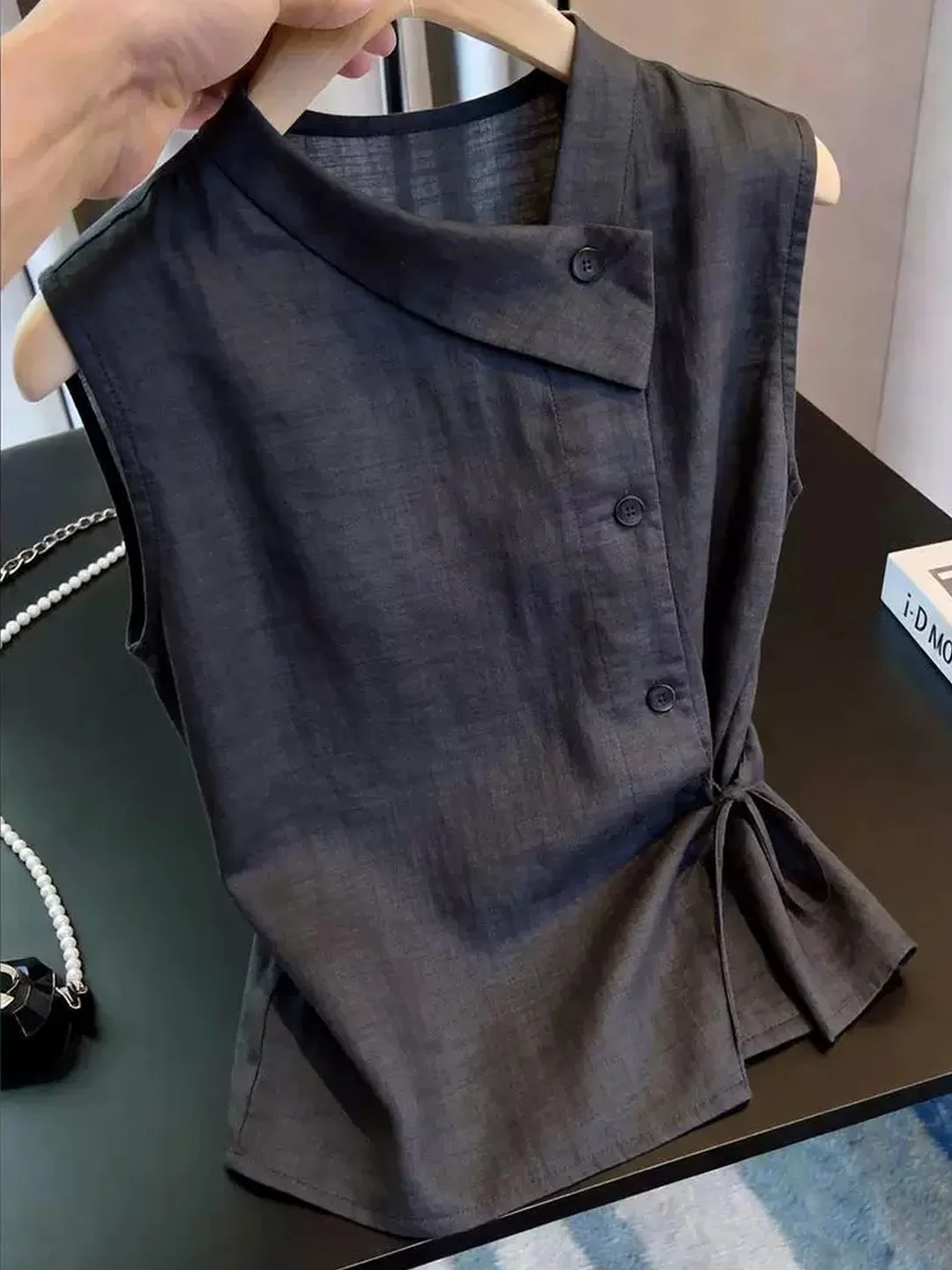 Summer 2026 Women's Fashionable Sleeveless Vest Belted Waist Slimming Commute Top Korean Style Straight Cut Pure Color