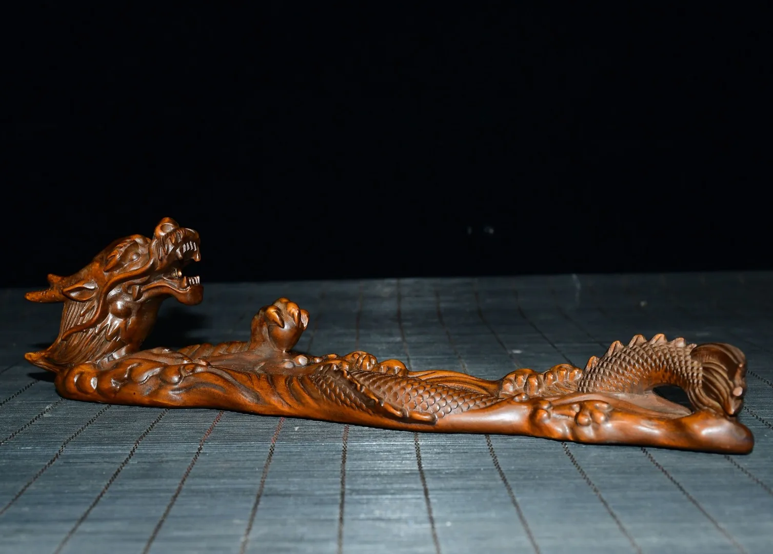 Old Boxwood Chinese Loong Dragon statue incense burner Dragon Fragrance Insertion Worship Hall Town house
