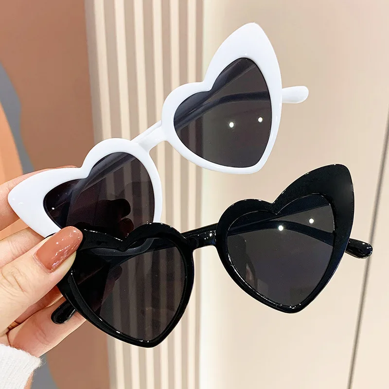 Women Fashion Heart Shaped Effects Glasses Watch The Lights Change To Heart Shape At Night Diffraction Glasses Female Sunglasses