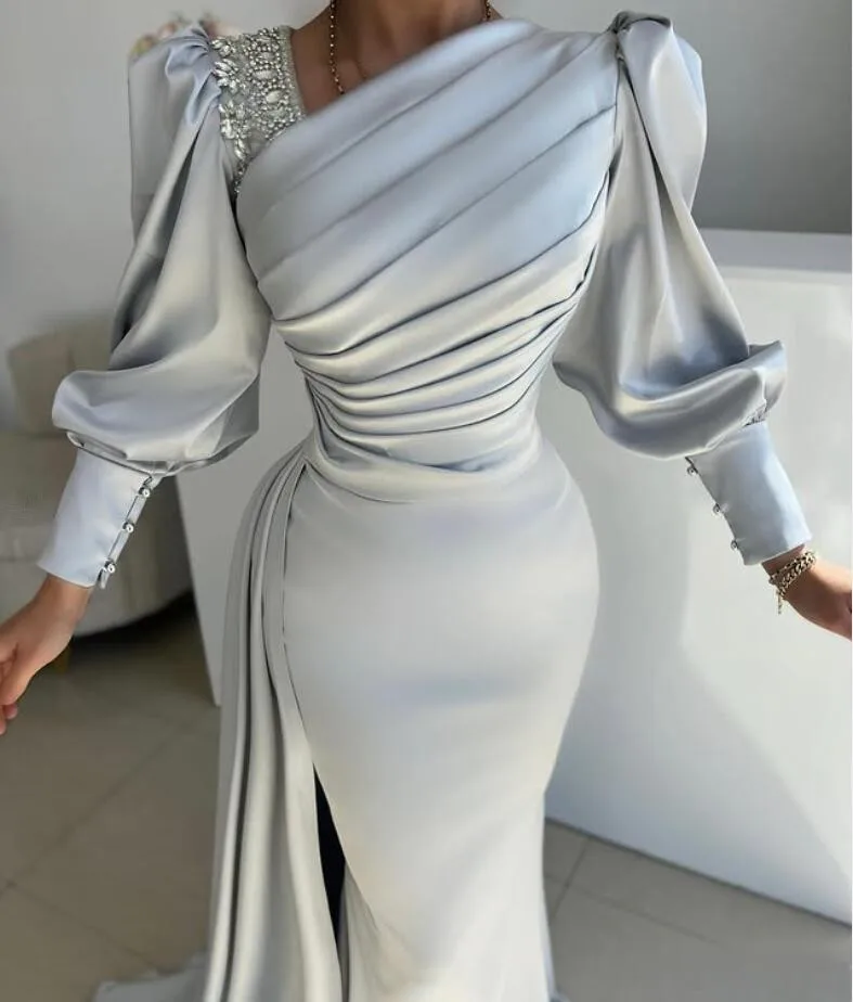 Светло-серебряные мусульманские вечерние вечерние платья с длинными рукавами и рюшами и кристаллами, индивидуальное арабское платье русалки для выпускного вечера в Дубае, гала-платье