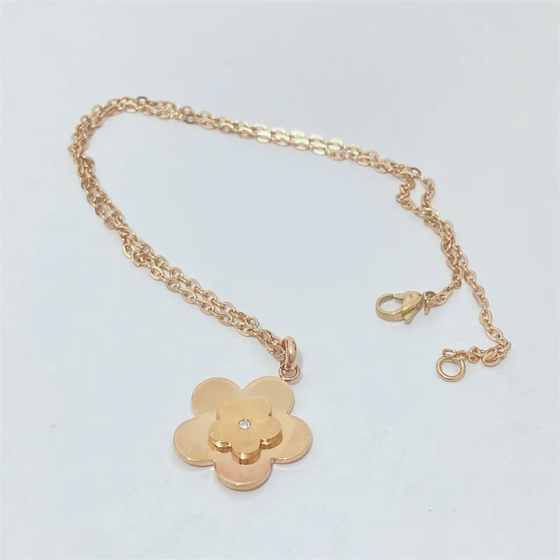 

Elegant Stainless Steel Necklaces Pendants Fashionable Chain