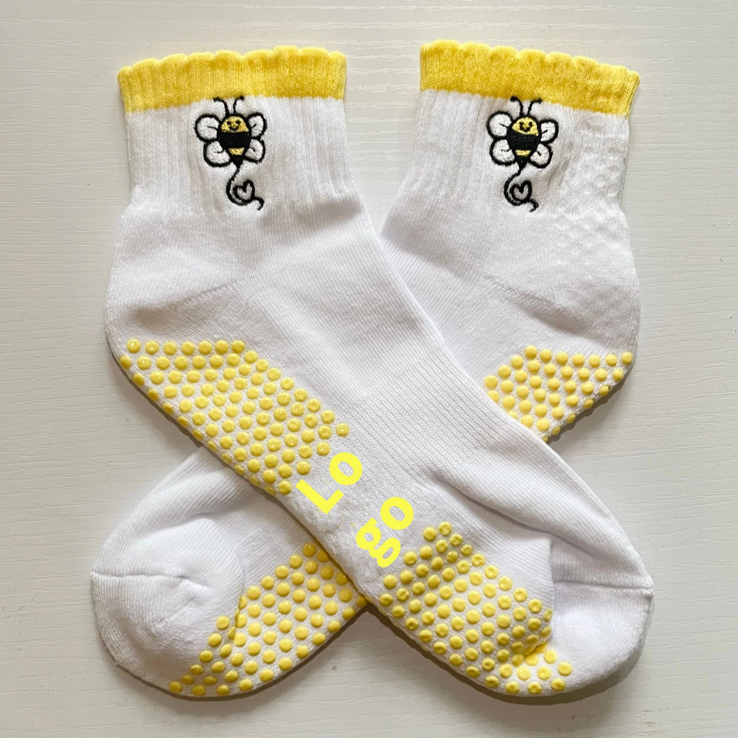 الشركة المصنعة OEM جديد مخصص التطريز شعار كشكش زلة الطابق طاقم الرياضة القطن قبضة النساء بيلاتيس اللياقة البدنية اليوغا الجوارب #5