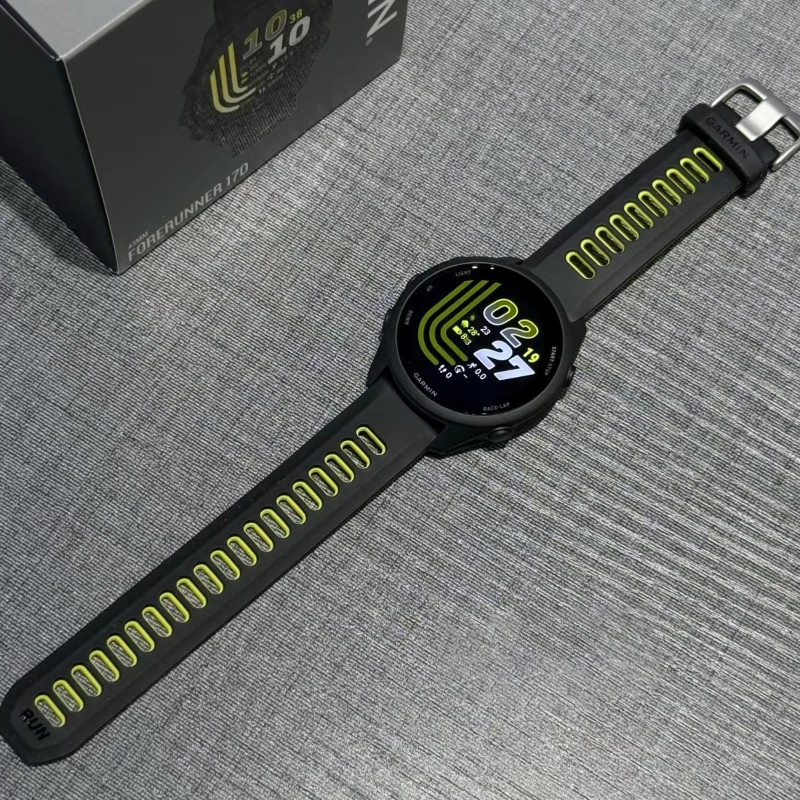 Garmin Forerunner 170: GPS-sportieve smartwatch met AMOLED-touchscreen, waterdicht tot 5 ATM, meerdere GNSS-positiebepalingsmethoden, batterijduur van 10 dagen, gezondheidsmonitor en meerdere