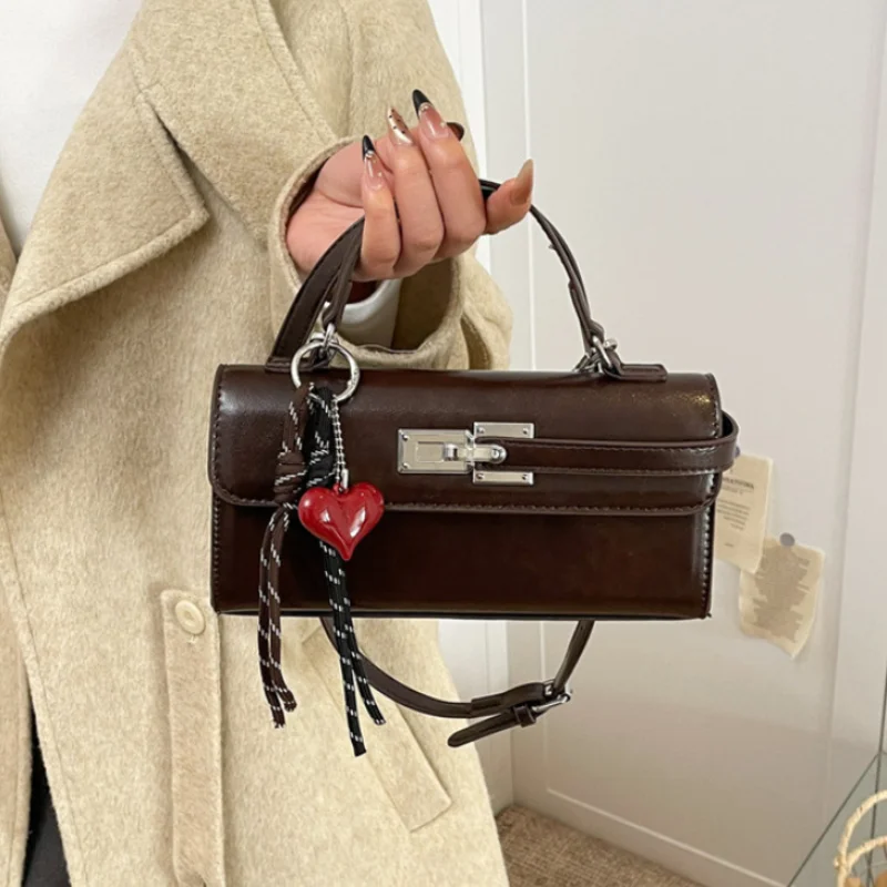 

Fashion Retro Lock Shoulder Bag Women's High-quality Elegant Handbag Designer Luxury Versatile Casual Crossbody Bag With Pendant