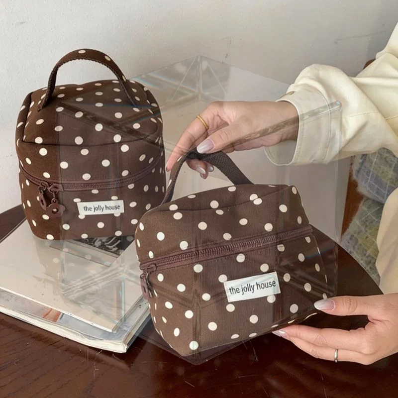 Korean Style Retro Polka Dot Storage Bag Portable For Outdoor Use Versatile Women's Large Capacity Handheld Makeup Pouch