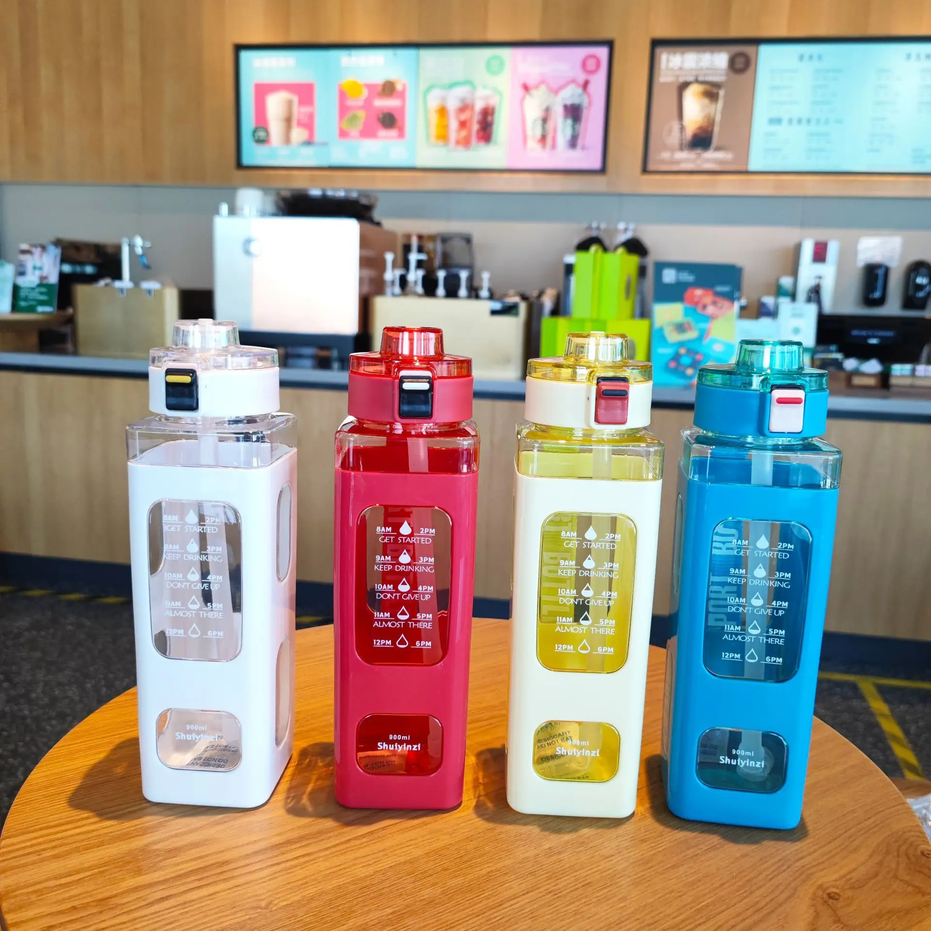 

1 piece white 700/900ml sports water bottle, portable sippy cup. Suitable for outdoor sports cycling and carrying ﻿
