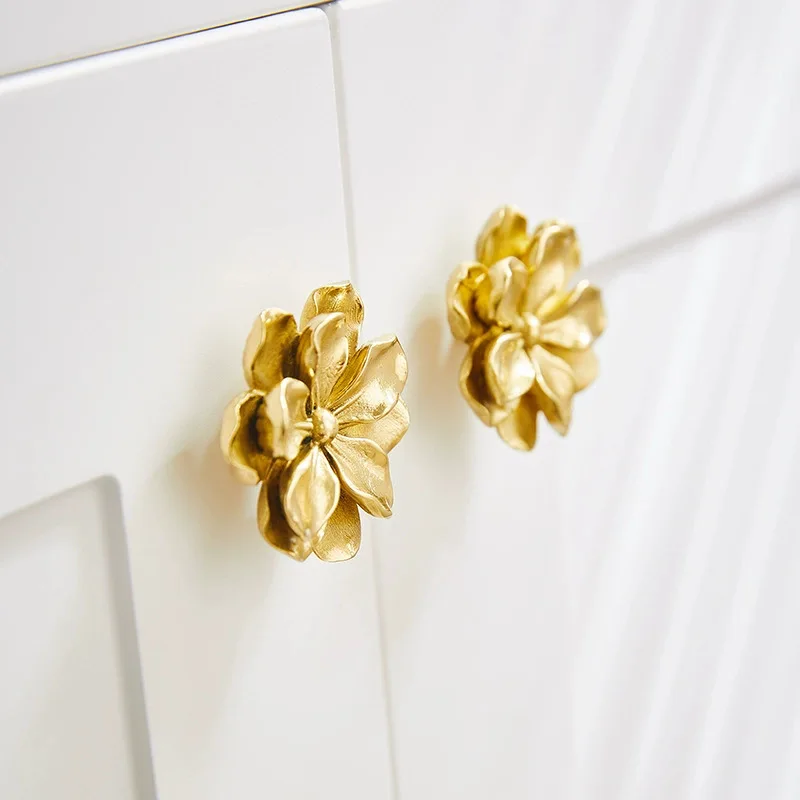 Creative Brass Camellia Cabinet Door Handle Modern Light Luxury Cabinet Knob Gold Drawer Handle High-end Home Decoration Handle