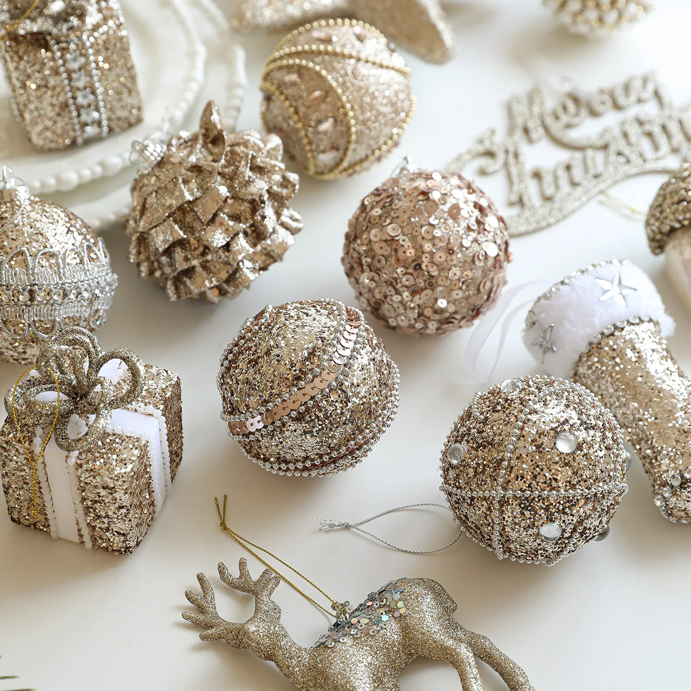 

Foam Christmas Ball Champagne Pendant Bright Glitter Sticky Powder Christmas Tree Hanging Ball Decoration Pendant Arrangement