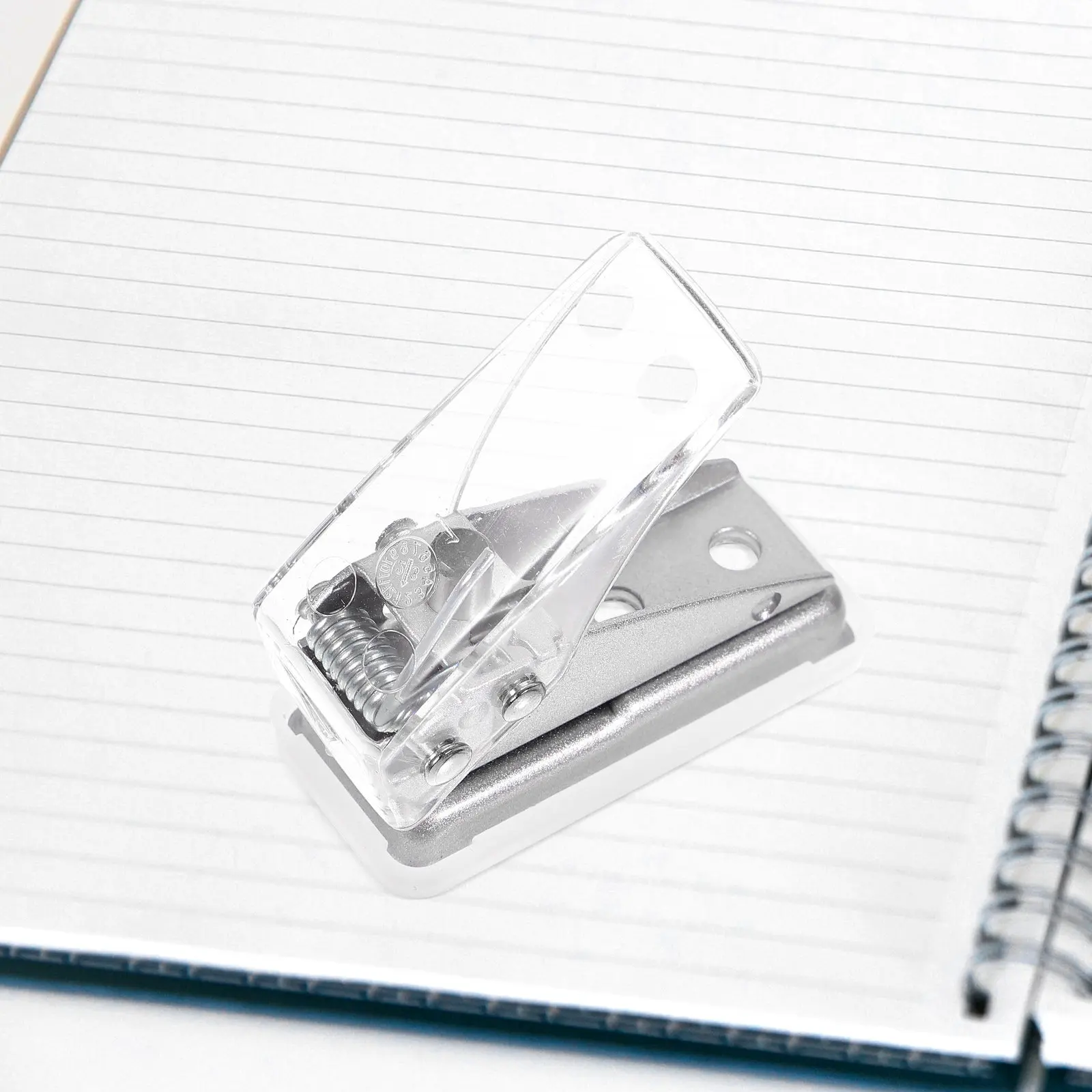 

2Pcs Hole Puncher Stationery Single Triangle Paper Craft Hole Punch Plastic Tool for Office Drawing Supplies Storage