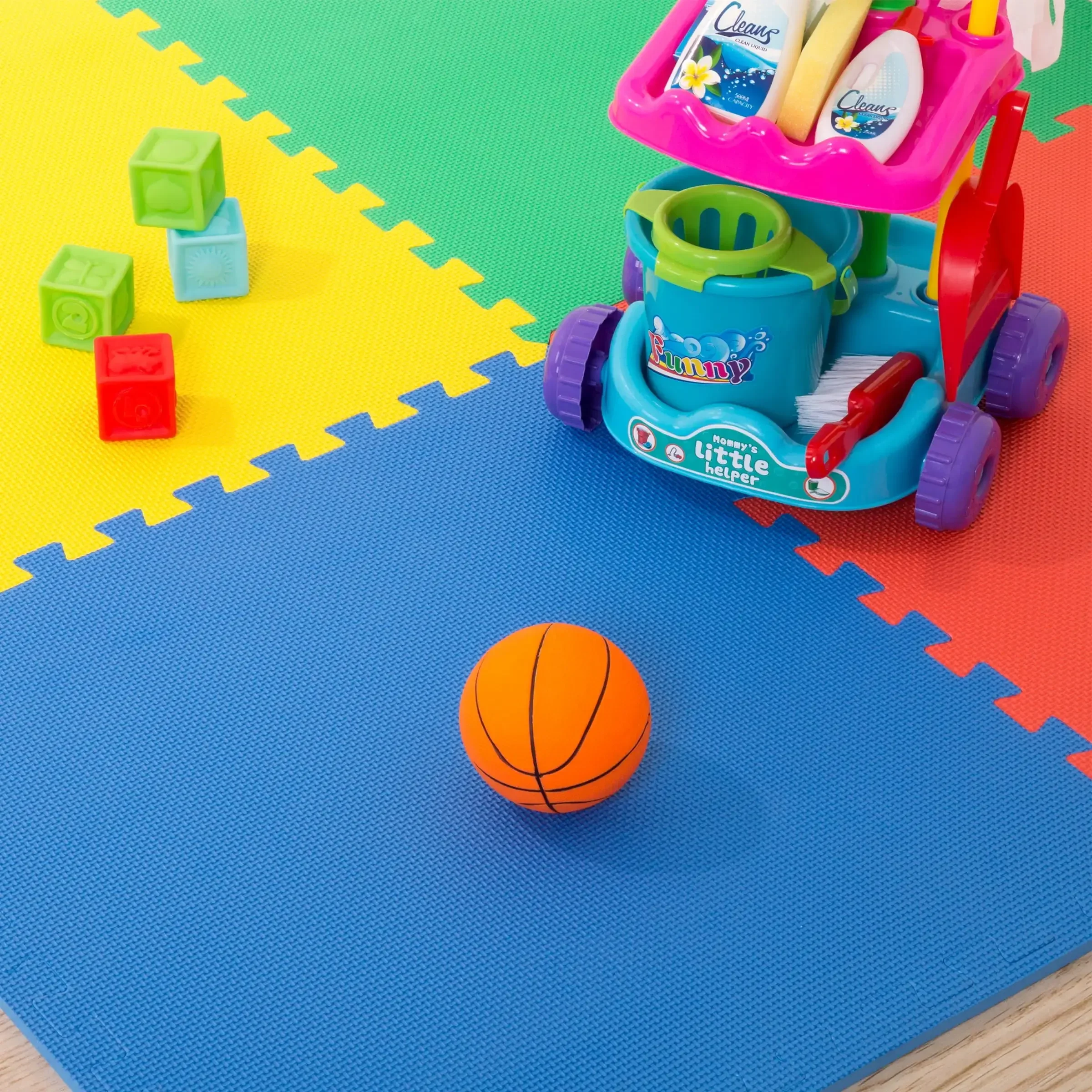 Tappetini in schiuma da 4 pezzi: 16 piedi quadrati di tappetini ad incastro, resistenti e sicuri (disponibili in più colori)