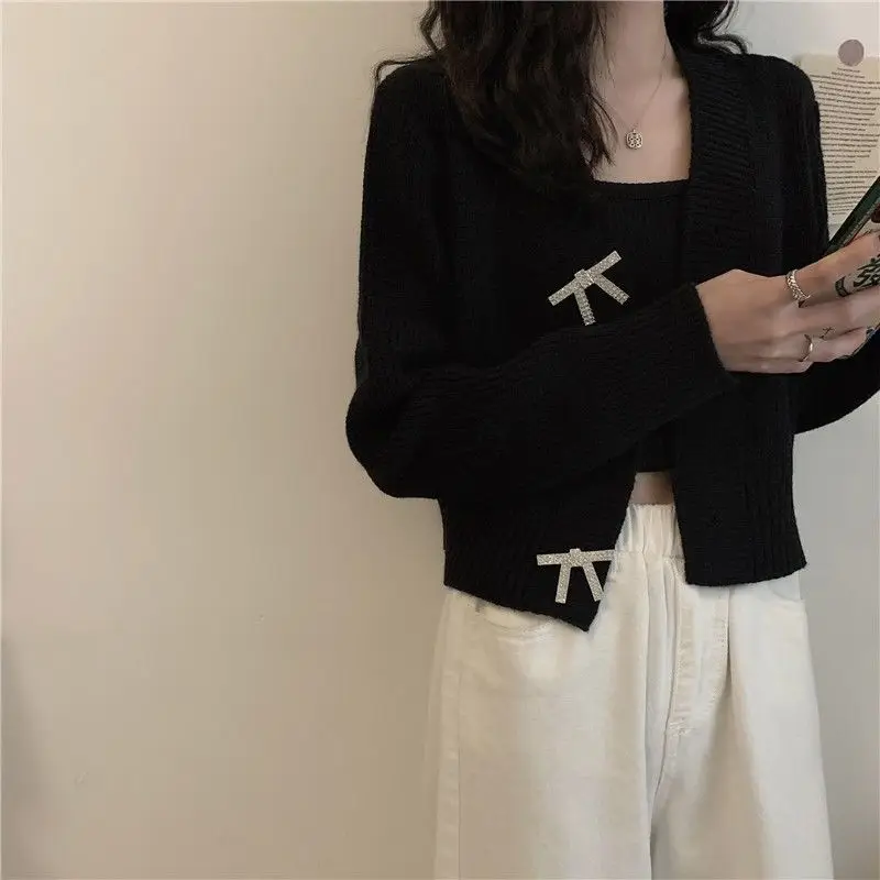 Women Clothing Elegant Buttons Solid Color V-neck Long Sleeve Cardigan Winter Simplicity Knitting Loose Sweater Ladies Korean