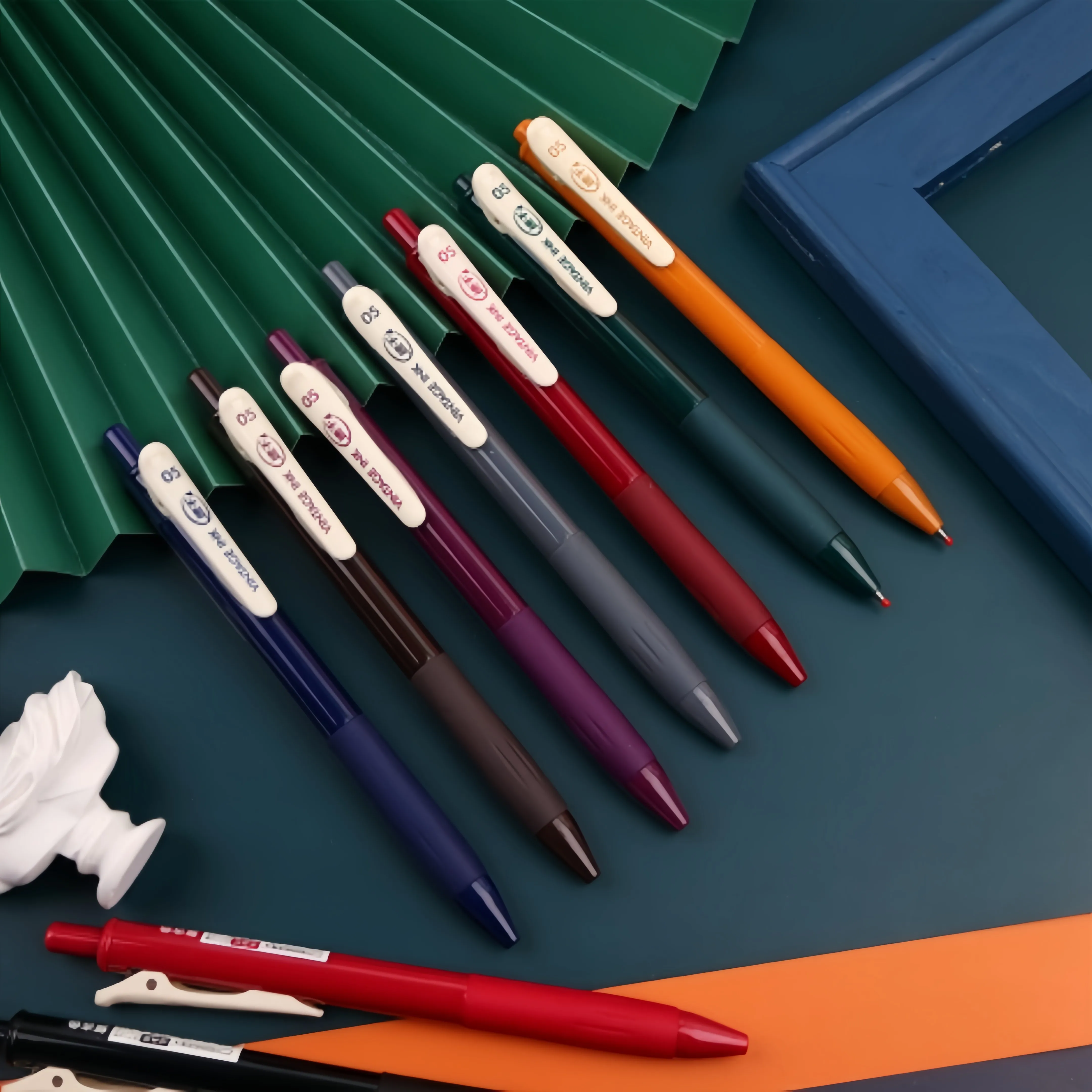Telescopic, gel pen, quick drying, water pen tip 0.5 room meter, 10 different unique classical colors, suitable for diary, paint