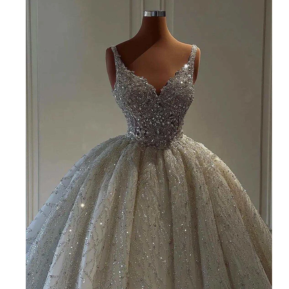 

White Wedding Dresses Sleeveless Sweetheart Sequined Draped Chapel Train Ball Gown Formal Occasion Elegant Bridal Dresses 2024