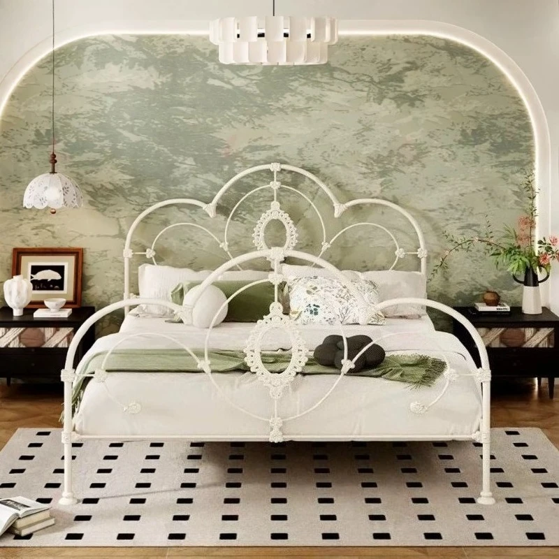 Modern French iron frame 120x200cm 150x200cm 180x200cm double bed luxury European style princess bedroom beds and bed frames