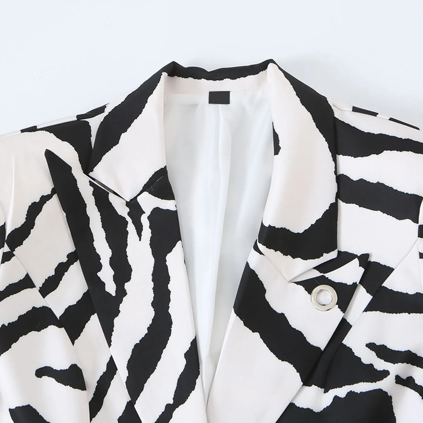 Fashionable Commute Long Sleeve Asymmetric Zebra Print Suit Jacket Women's Casual Style Loose Fit Outerwear Autumn 2026