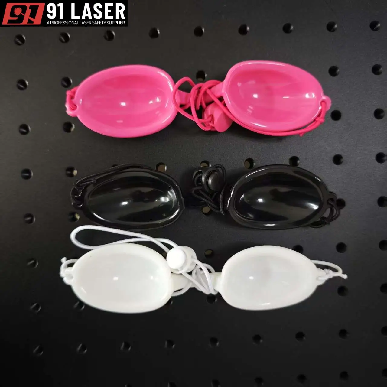 

3 pairs of Plastic Goggles For Patients With A Transparent hard Case, Red, Black And White