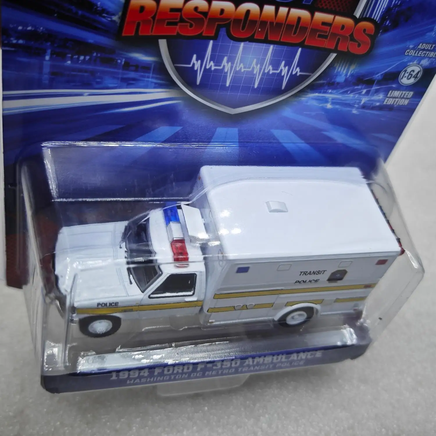 

Green Light 1:64 EMT - 1994 Ford F-350 Ambulance - Коллекционная модель автомобиля из литого сплава, полиция округа Колумбия, Вашингтон, округ Д.К.