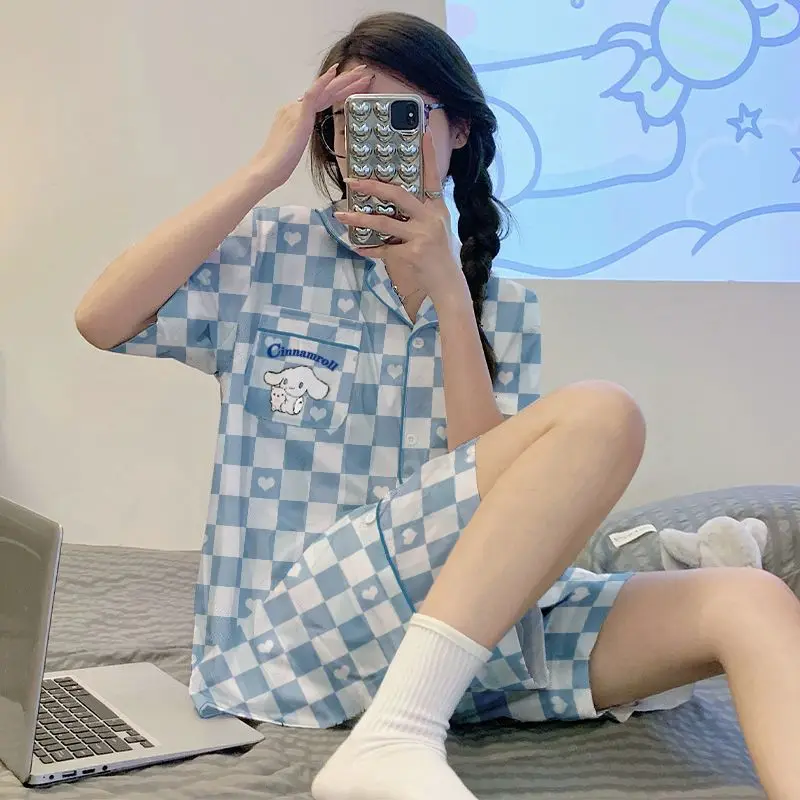 

Новый комплект пижамы Sanrio Cinnamoroll из ледяного шелка: шорты и футболка с коротким рукавом, летняя домашняя одежда для женщин